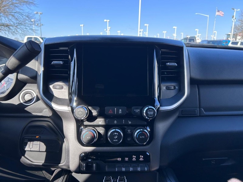 Ram 2500 Vehicle Full-screen Gallery Image 13