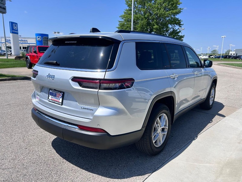 Jeep Grand Cherokee L Vehicle Full-screen Gallery Image 4