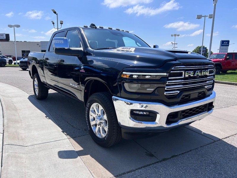 Ram 2500 Vehicle Full-screen Gallery Image 3