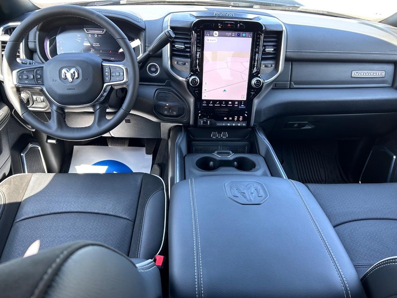 Ram 2500 Vehicle Full-screen Gallery Image 9