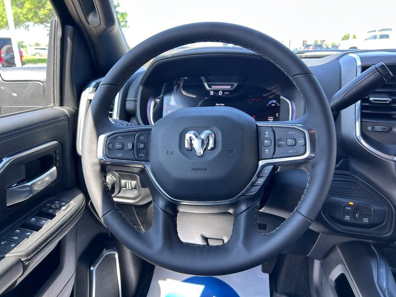 Ram 2500 Vehicle Full-screen Gallery Image 10