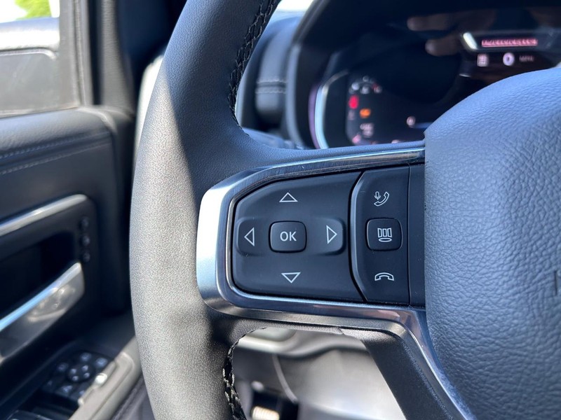 Ram 2500 Vehicle Full-screen Gallery Image 11