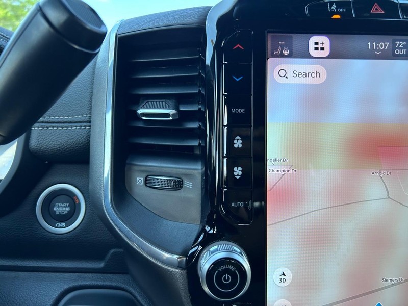 Ram 2500 Vehicle Full-screen Gallery Image 14