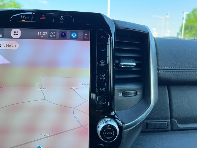 Ram 2500 Vehicle Full-screen Gallery Image 15