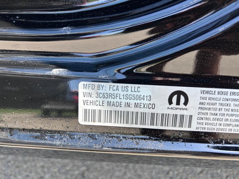 Ram 2500 Vehicle Full-screen Gallery Image 23