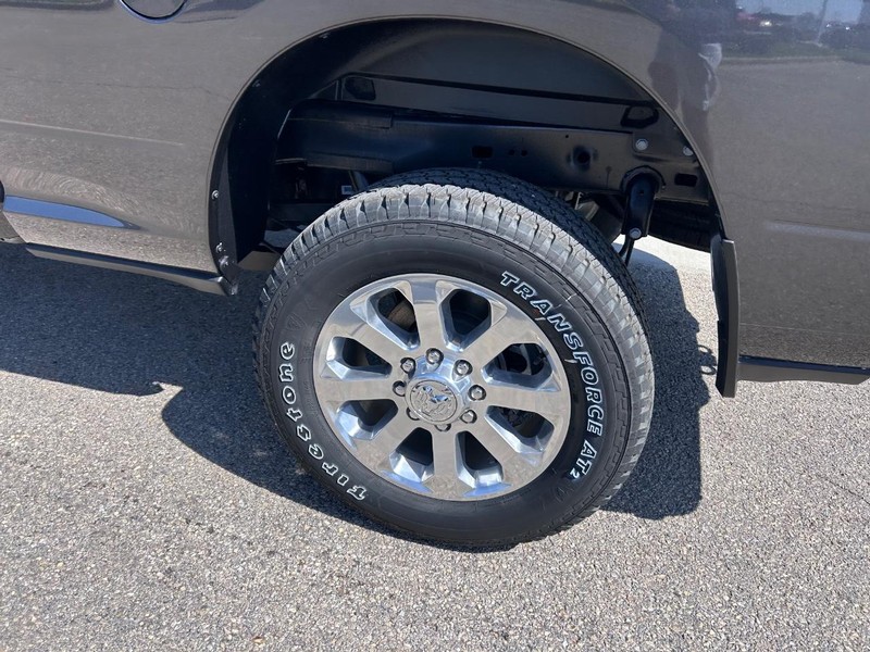 Ram 2500 Vehicle Full-screen Gallery Image 7