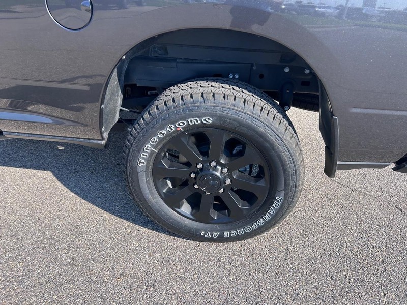 Ram 2500 Vehicle Full-screen Gallery Image 7