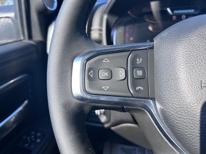 Ram 2500 Vehicle Full-screen Gallery Image 12