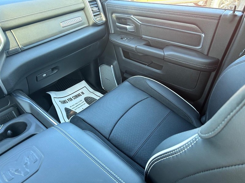 Ram 2500 Vehicle Full-screen Gallery Image 16