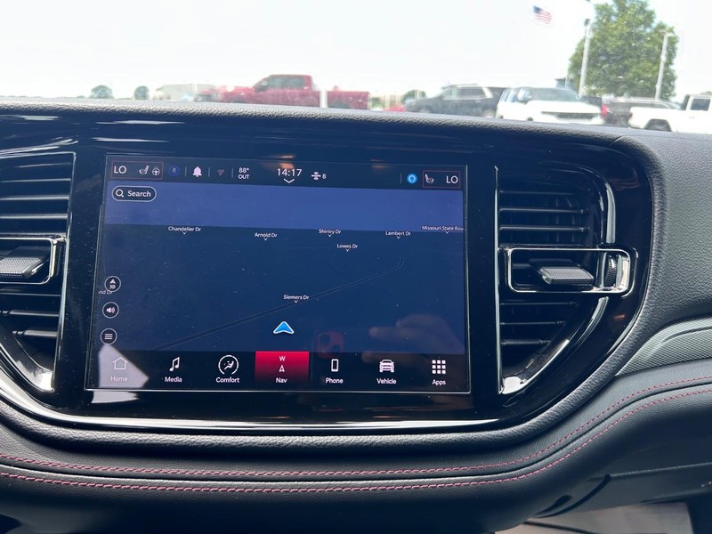 Dodge Durango Vehicle Full-screen Gallery Image 16