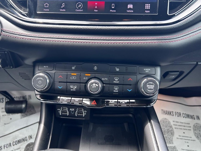 Dodge Durango Vehicle Full-screen Gallery Image 17