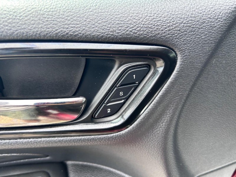 Dodge Durango Vehicle Full-screen Gallery Image 21