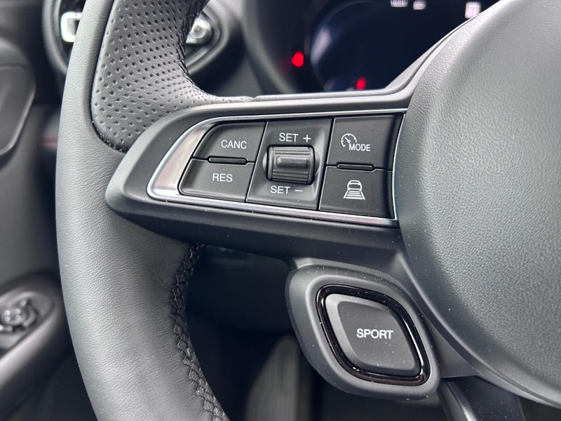 Dodge Hornet Vehicle Full-screen Gallery Image 11