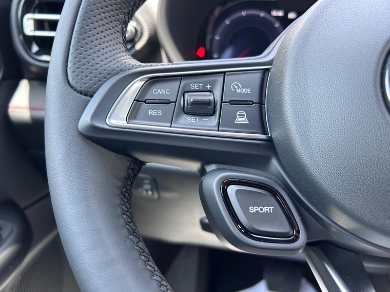 Dodge Hornet Vehicle Full-screen Gallery Image 11