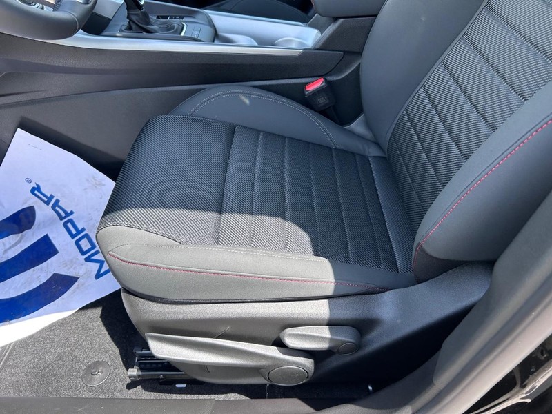 Dodge Hornet Vehicle Full-screen Gallery Image 18