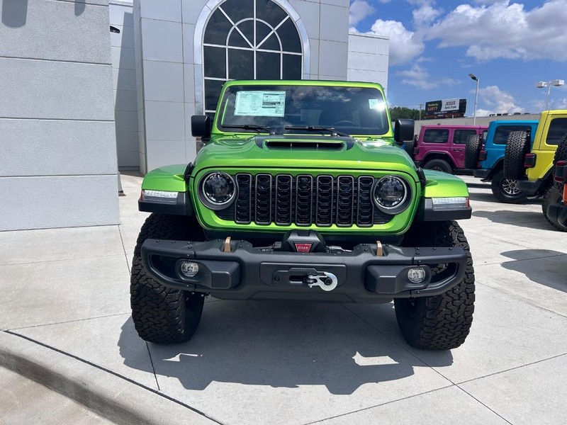 Jeep Wrangler Vehicle Full-screen Gallery Image 2