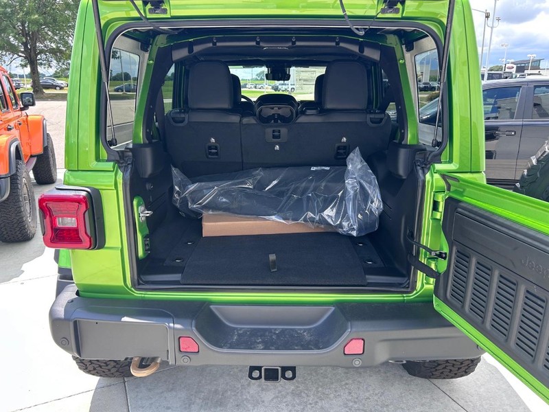 Jeep Wrangler Vehicle Full-screen Gallery Image 5