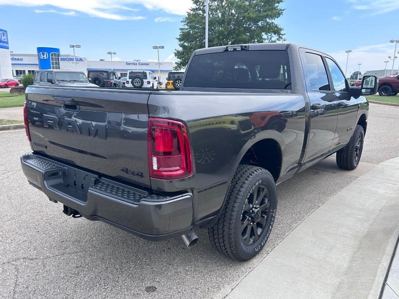 Ram 2500 Vehicle Full-screen Gallery Image 4