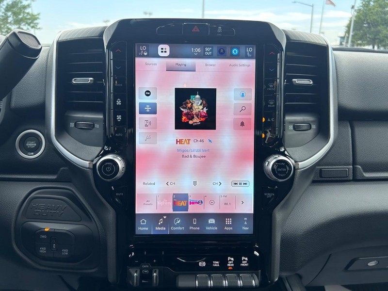 Ram 2500 Vehicle Full-screen Gallery Image 13