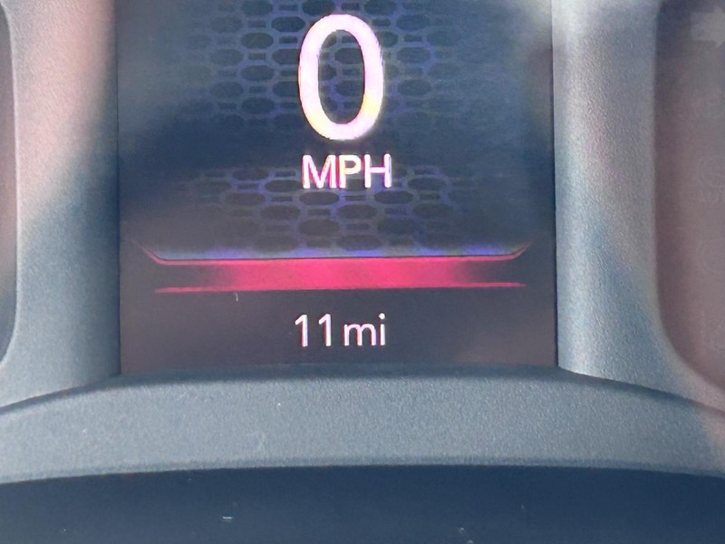 Ram 2500 Vehicle Full-screen Gallery Image 18