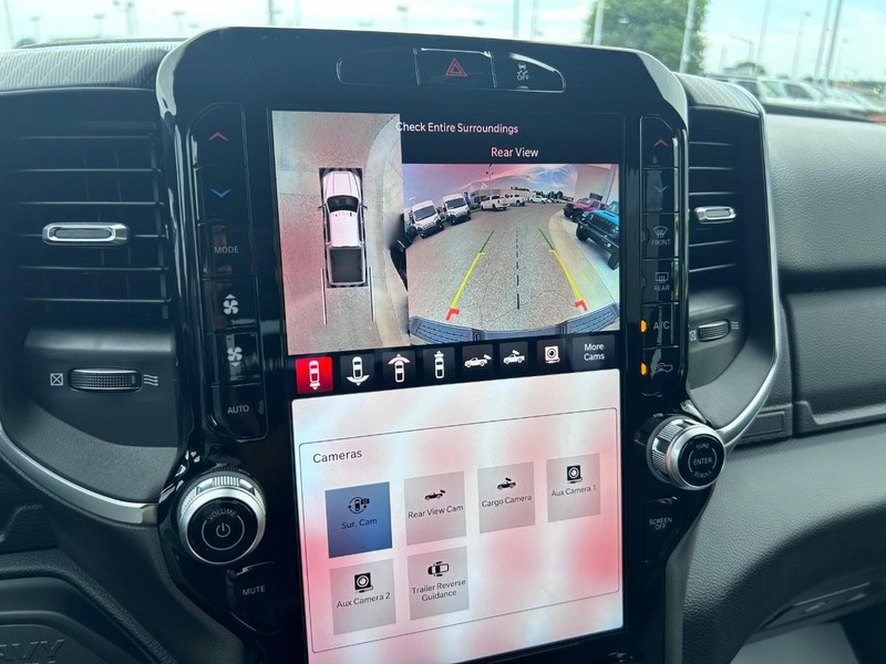 Ram 2500 Vehicle Full-screen Gallery Image 19