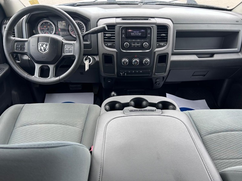 Ram 2500 Vehicle Full-screen Gallery Image 8