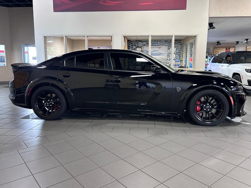 Dodge Charger Vehicle Full-screen Gallery Image 2