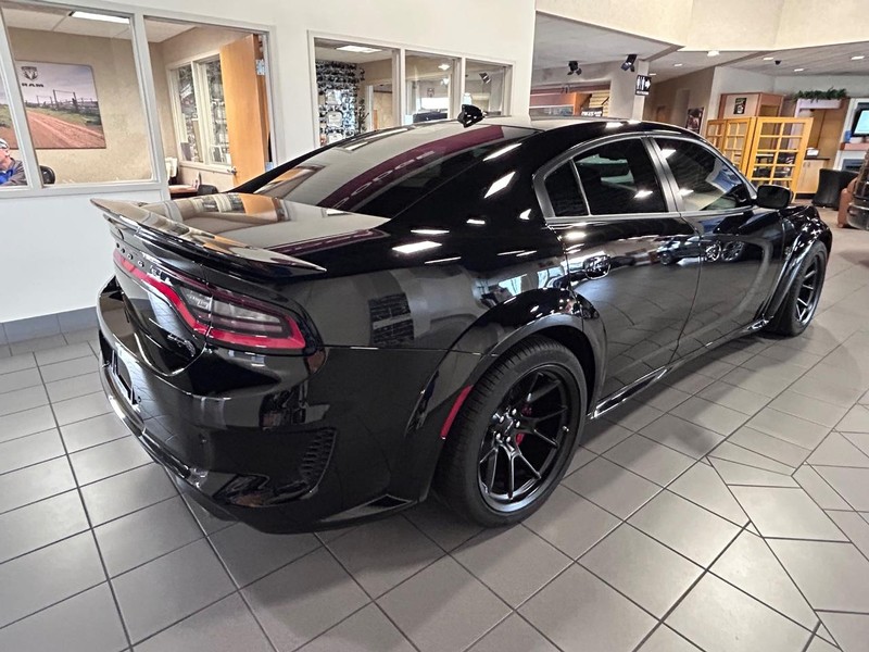 Dodge Charger Vehicle Full-screen Gallery Image 3