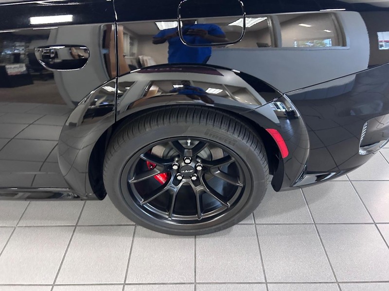 Dodge Charger Vehicle Full-screen Gallery Image 5