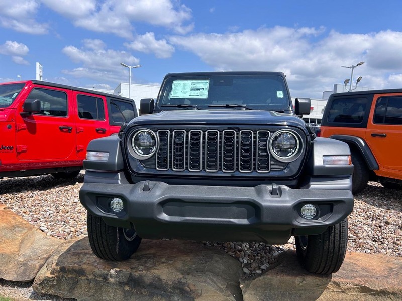 Jeep Wrangler Vehicle Full-screen Gallery Image 2