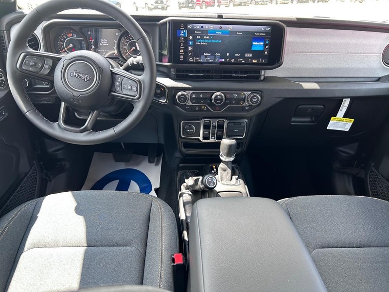 Jeep Wrangler Vehicle Full-screen Gallery Image 9