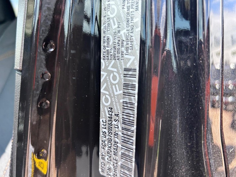 Jeep Wrangler Vehicle Full-screen Gallery Image 21