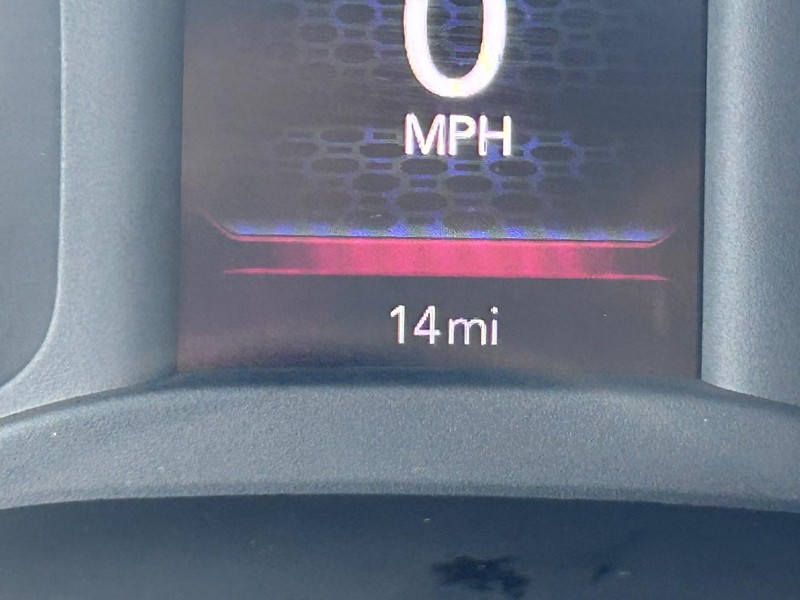 Ram 2500 Vehicle Full-screen Gallery Image 18