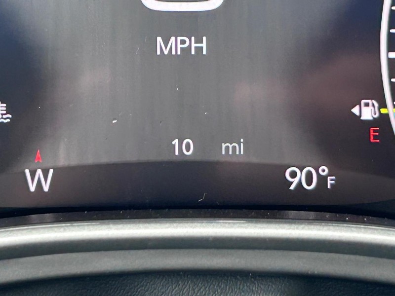 Chrysler Pacifica Vehicle Full-screen Gallery Image 20