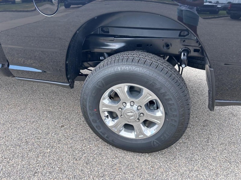 Ram 2500 Vehicle Full-screen Gallery Image 7