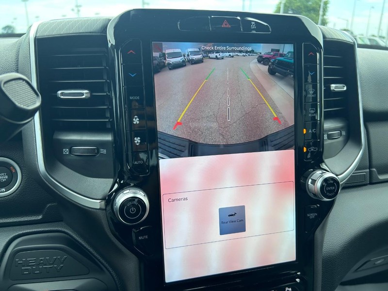 Ram 2500 Vehicle Full-screen Gallery Image 19