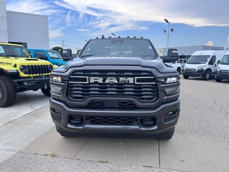 Ram 2500 Vehicle Full-screen Gallery Image 2