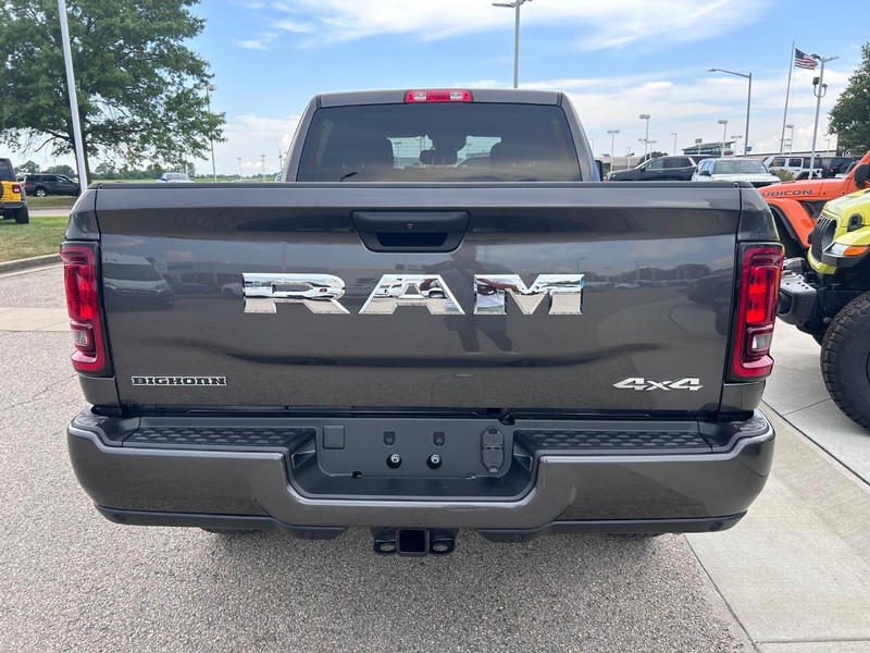 Ram 2500 Vehicle Full-screen Gallery Image 5