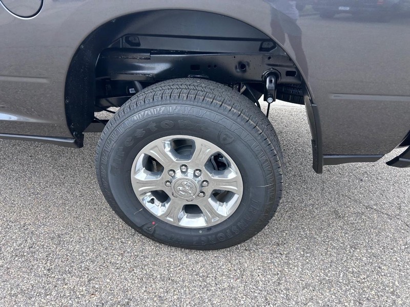Ram 2500 Vehicle Full-screen Gallery Image 7