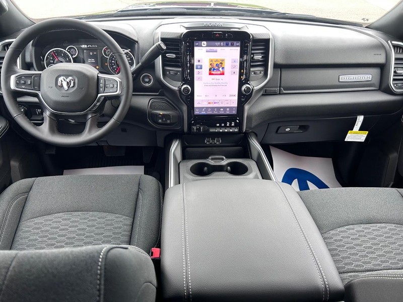 Ram 2500 Vehicle Full-screen Gallery Image 9