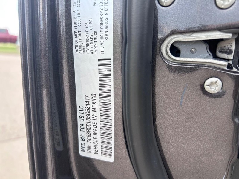 Ram 2500 Vehicle Full-screen Gallery Image 20