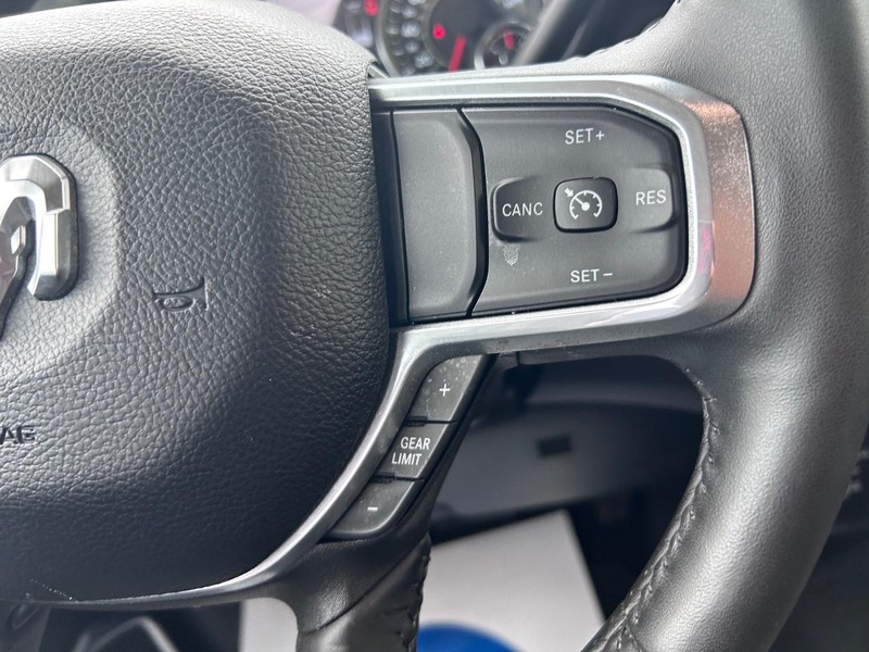 Ram 2500 Vehicle Full-screen Gallery Image 12