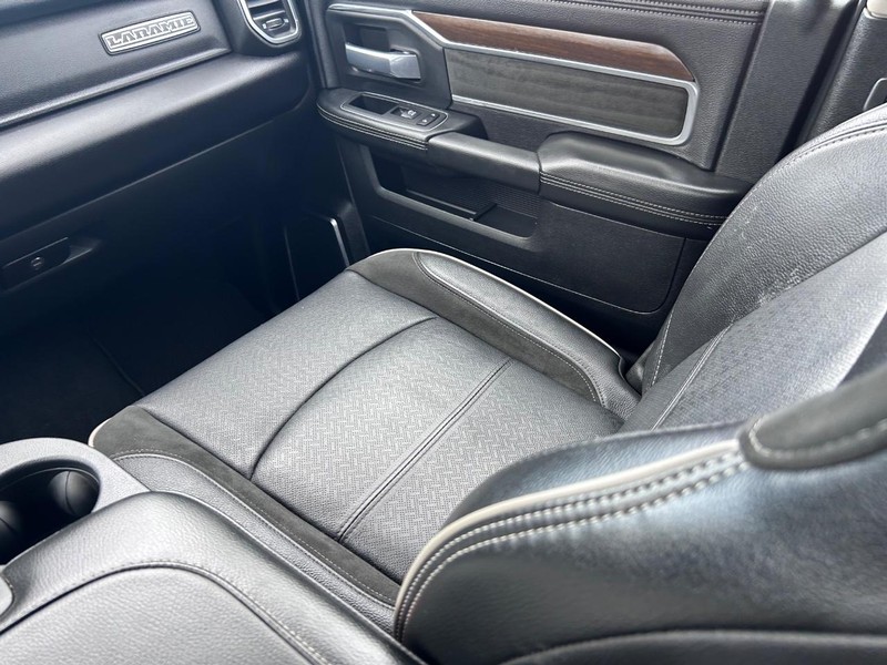 Ram 2500 Vehicle Full-screen Gallery Image 15