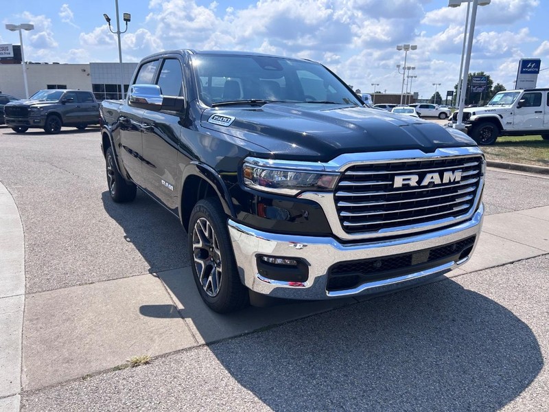 Ram 1500 Vehicle Full-screen Gallery Image 3