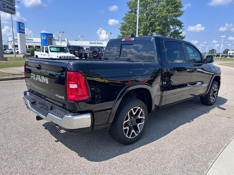 Ram 1500 Vehicle Full-screen Gallery Image 4