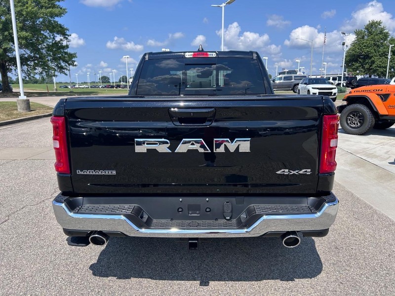 Ram 1500 Vehicle Full-screen Gallery Image 5
