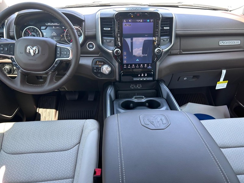 Ram 1500 Vehicle Full-screen Gallery Image 9