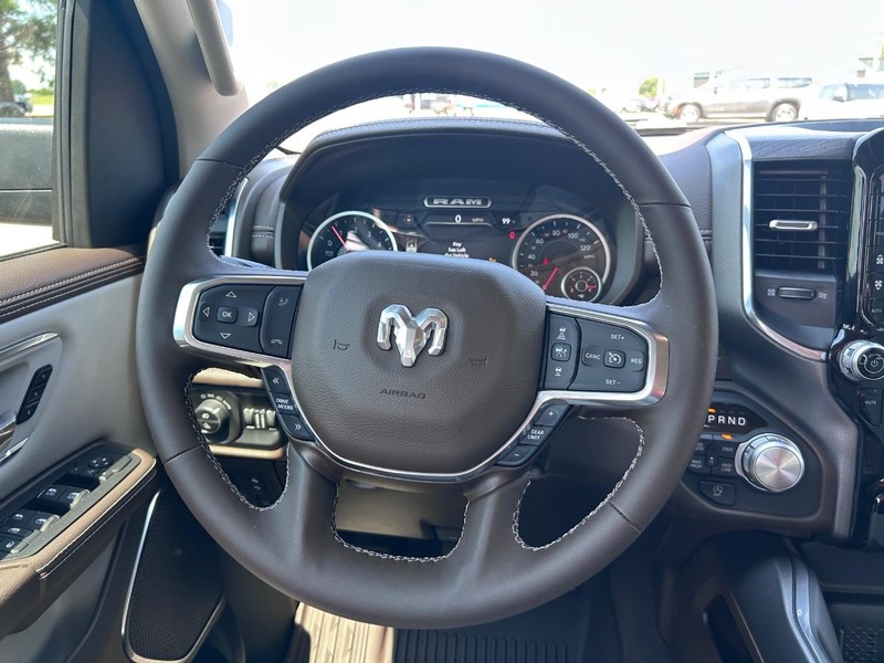 Ram 1500 Vehicle Full-screen Gallery Image 10