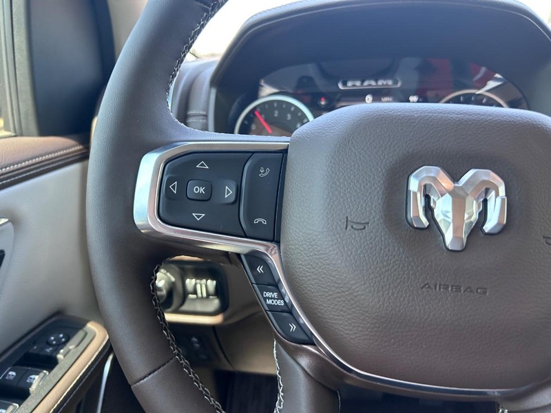 Ram 1500 Vehicle Full-screen Gallery Image 11