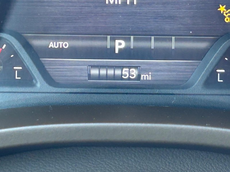 Ram 1500 Vehicle Full-screen Gallery Image 19